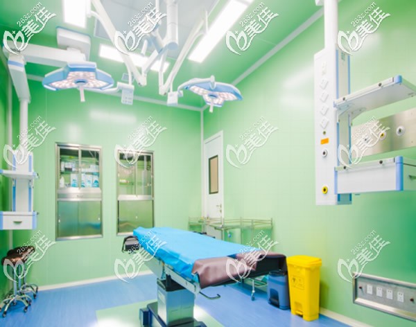 华医拥有百级层流手术室