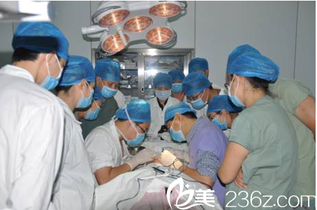 北京美丽有约医疗美容诊所医生手术照