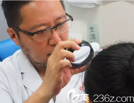 北京大学医院整形烧伤外科温医生去痣工作中